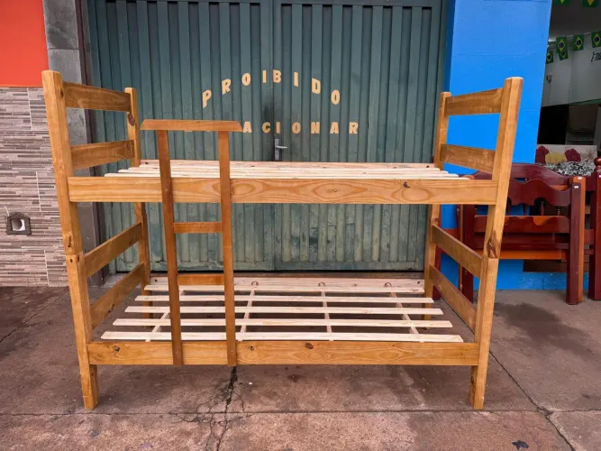 Vendo beliche madeira maciça semi nova