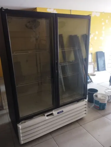 Geladeira duas portas para bebidas
