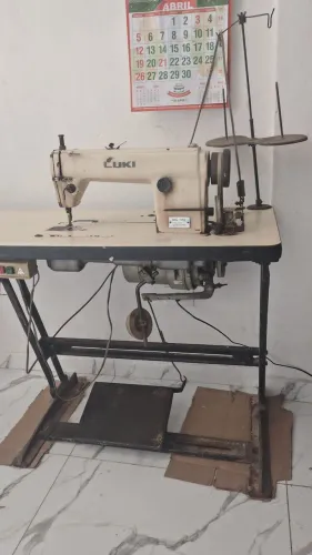 Máquina reta industrial