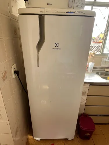 VENDO GELADEIRA ELECTROLUX 
