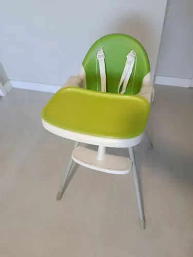 Cadeira infantil de alimentação 