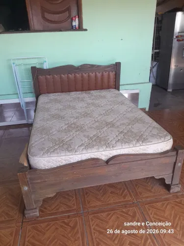 Cama de casal antiga e reliquia