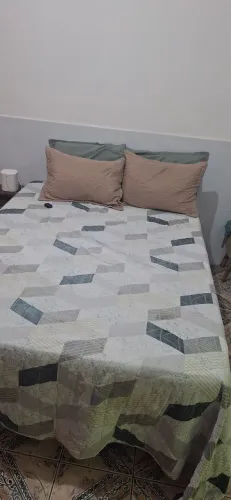 Vendo cama box de casal, colchão de espuma R$ 150.00 pegar na Vila Luizão