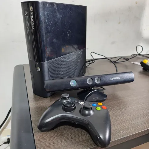 XBOX 360 SUPER SLIM +150 jogos