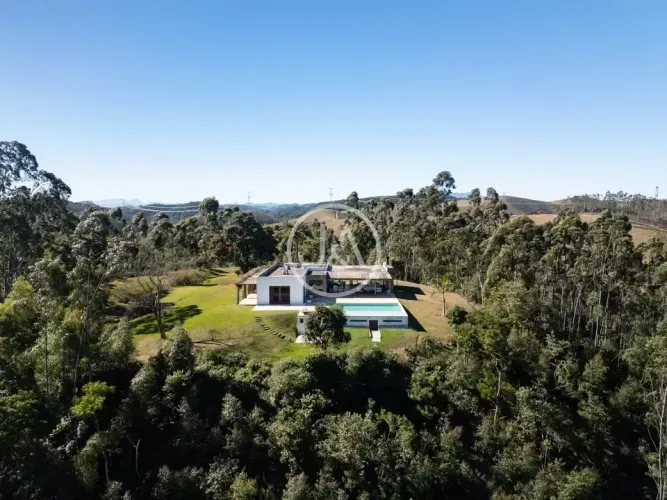 Casa para venda com 2 suítes, 200.000m², no Vale do Café - RJ
