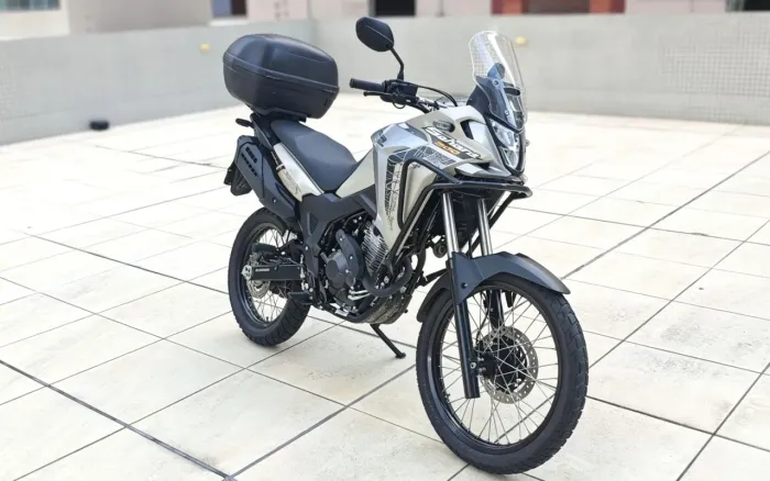 Honda XRE 300 Sahara Adventure 2024/2024 - Apenas 2.000 km | R$ 32.900,00