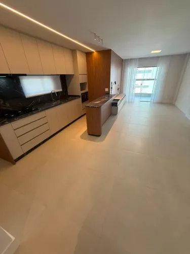 Apartamento 3 Suítes e 2 Vagas na Meia Praia - Itapema-SC