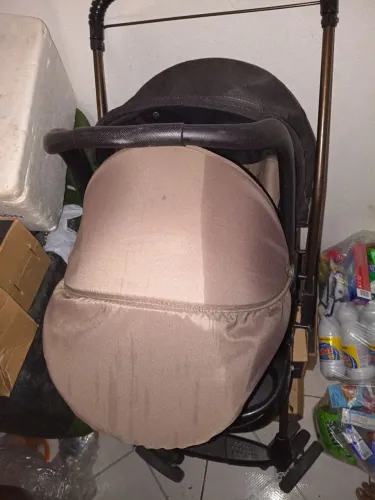 Vende se carinho de bebê e bebê conforto