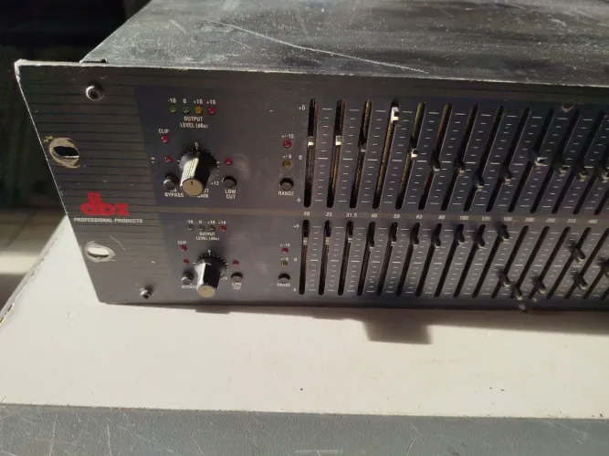 (EQUALIZADOR PROFISSIONAL AMERICANO DBX-1231)