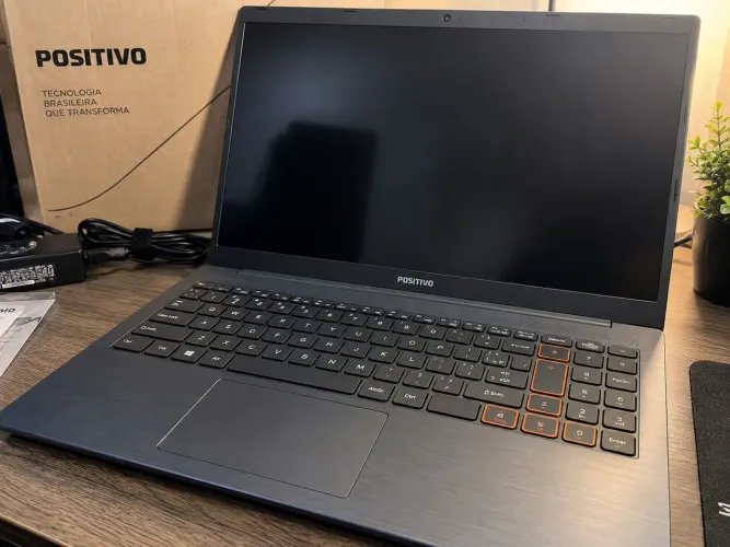 Notebook Positivo Vision C14 ? 8GB RAM / 128GB ? praticamente NOVO