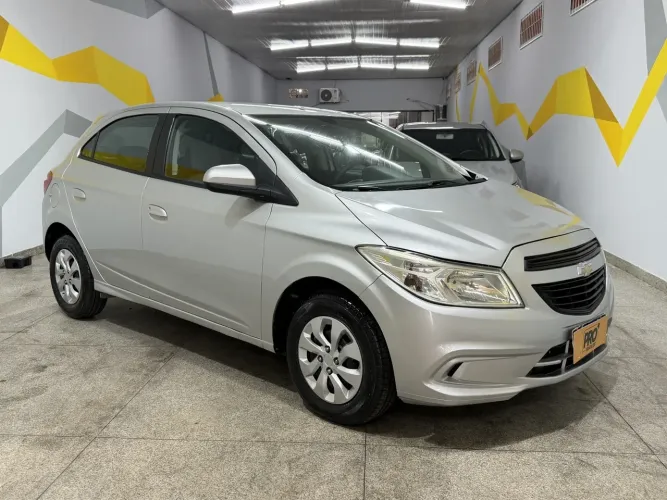 Chevrolet Onix Hatch LS 1.0 8V Flex Power Mec. 4P 2016