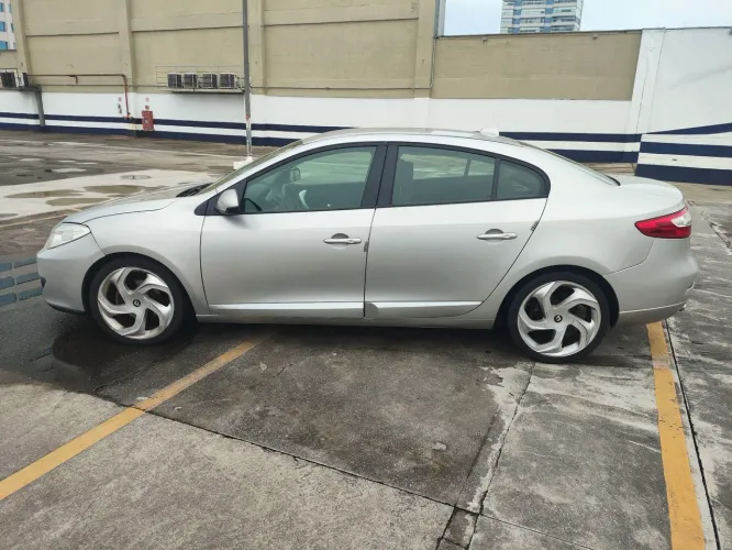 Renault Fluence Sed. Dynamique 2.0 16V Flex Aut. 2011