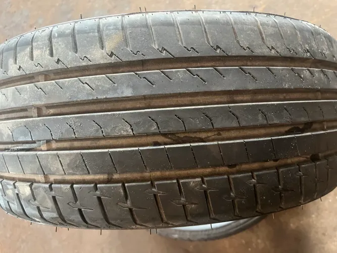 Vende-se pneus 18/185/35