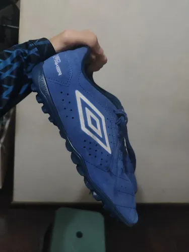 Vendo chuteira Umbro Neo Striker Society