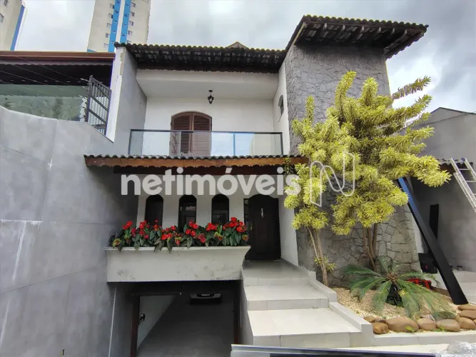 Sobrado Residencial para Venda com 4 Dormitórios na Vila Lucia