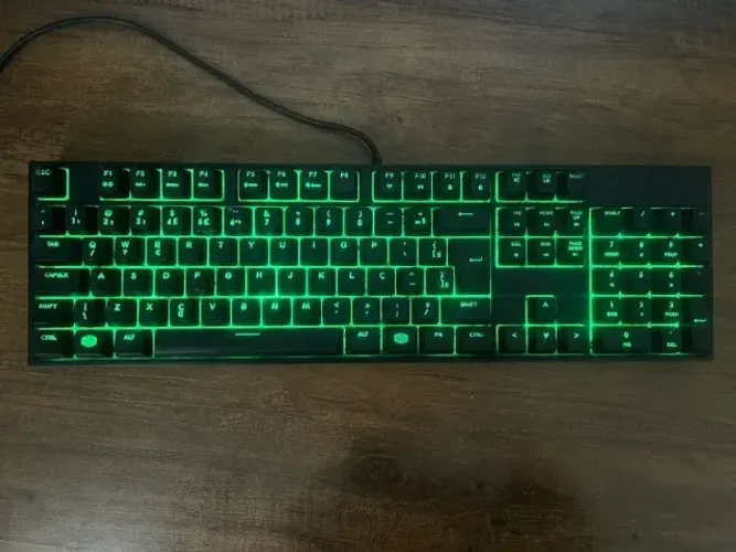 TECLADO GAMER (BARBADA!!!)REÇO DE DESAPEGO!!!!!)