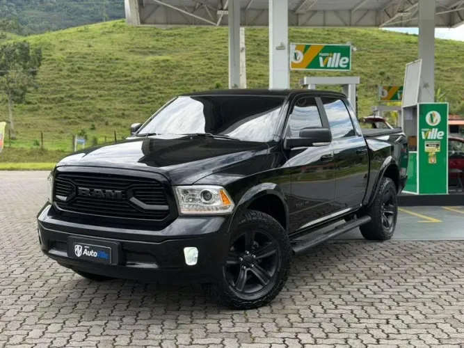 Ram Classic Laramie Night Edition 5.7 V8 16V Gasolina 4X4 Aut. 2023