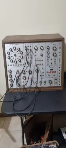Reco-Synth Fried Chicken Sintetizador Modular Arthur Joly