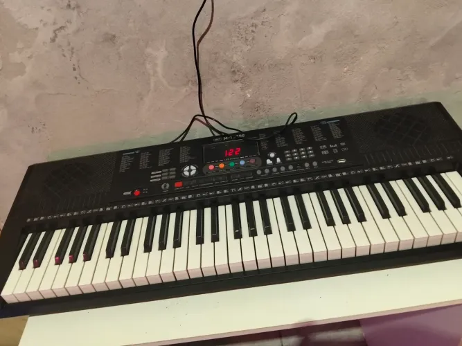 Teclado usado MT 3000