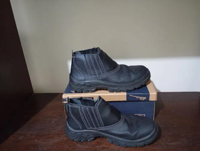 BOTA DE COURO PARA TRABALHO