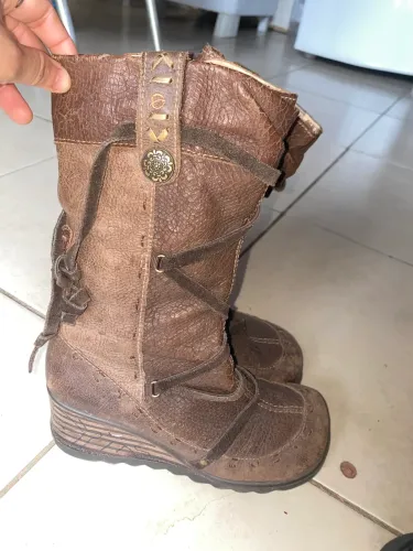 Bota tamanho 35