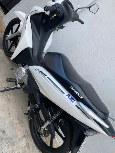 Vendo Avelloz AZ125 