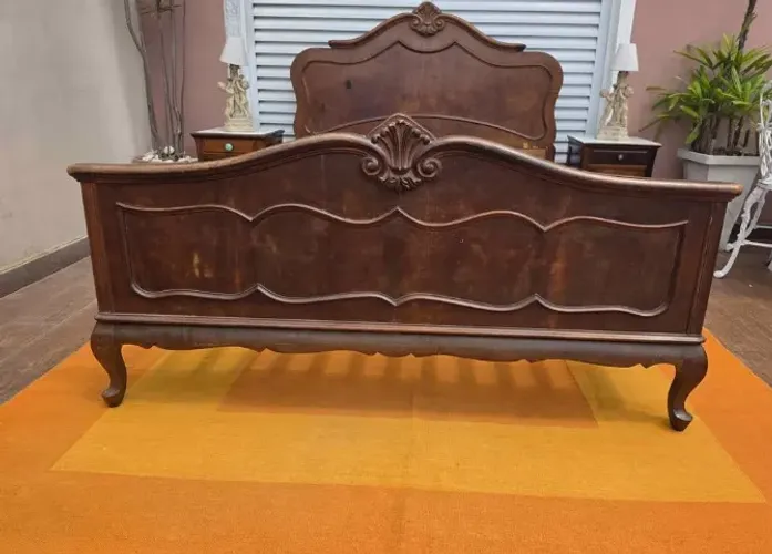 cama casal antiga de madeira