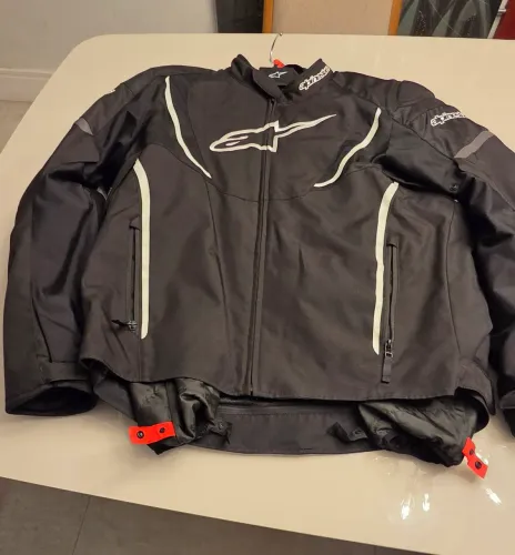 Jaqueta Alpinestars com forro térmico 
