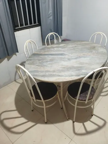 Vendo Conjunto de Mesa de Jantar Vintage (6 Cadeiras)