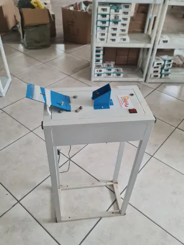 Maquina de Fabricar Chinelo 