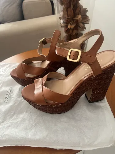 Sandalia Arezzo Plataforma Tam 38