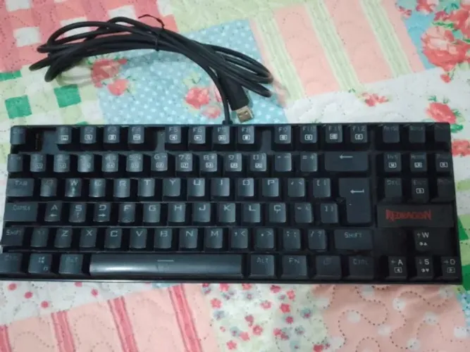 Redragon Kumara K552-2 Mecânico ABNT2 Switch Red LED Vermelho