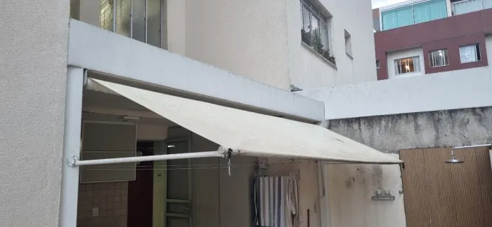 Toldo vertical retrátil