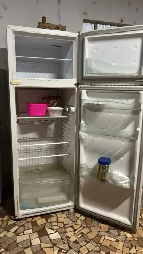 Geladeira em bom estado