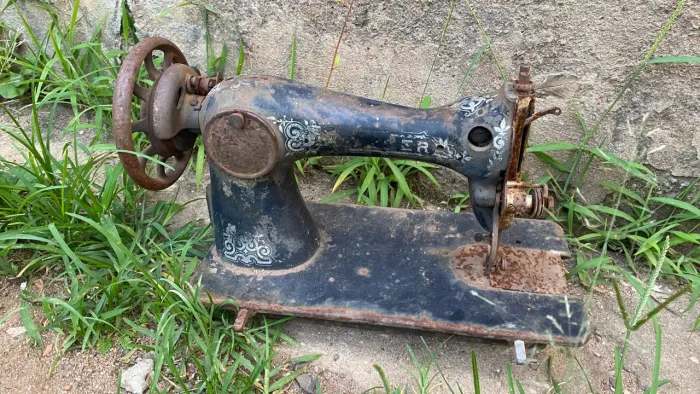 Maquina de costura antiga