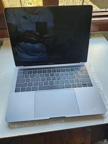 MACBOOK PRO 2016 8GB I5 512GB SSD TOUCH BAR