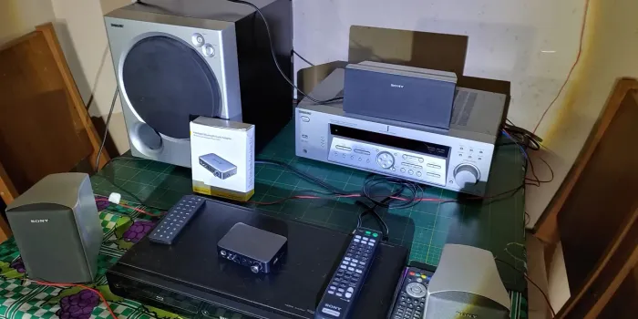 HOME THEATER SONY+CD\DVD+RECEPTOR BLUETOOTH+CONTOLES+SUBWOOFER ATIVO+CABOS.
