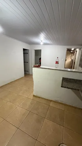 Aluga-se uma casa 