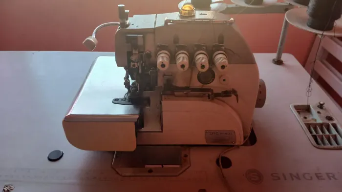 Maquina Overlock ponto cadeia 