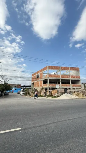Alugo prédio