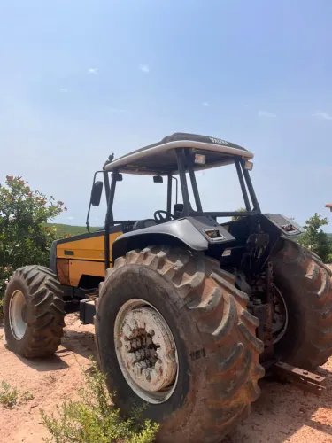 Trator Valtra BH 180 2012