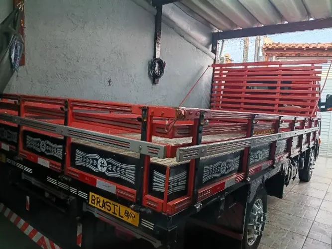 Carroceria de madeira 