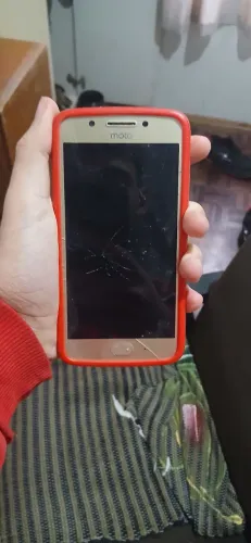 Motorola G5 (tela trincada)
