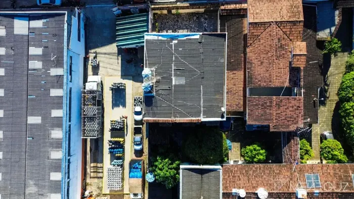 Ponto comercial à venda em Guarapari - Prédio com moradias na rodovia do sol no aeroporto