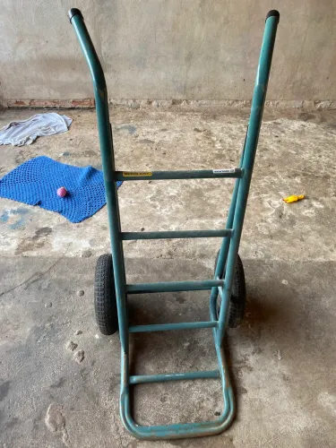 Vendo carrinho de carga 