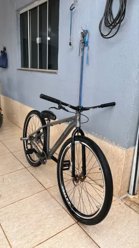 Vende-se bastante ke rava aro 29 com as melhores peças freeride