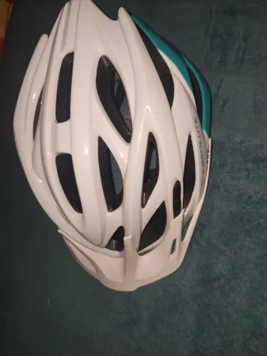 Capacete Absolute novo, original ___ e levíssimo! Perfeito para suas pedaladas __________ 