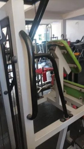 Flexora em pé 
