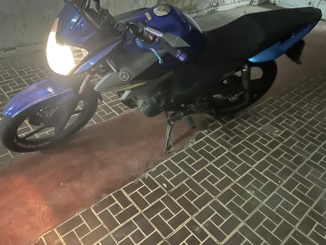 Fazer 150 top