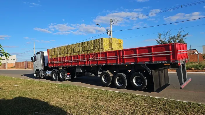 Vende-se ou troca caminhão volvo em caminhão menor